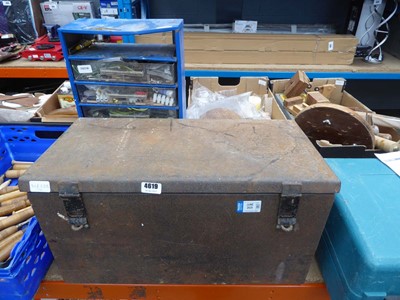 Lot 4619 - Toolbox of assorted tools inc. Earlex steam...