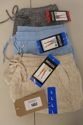 Lot 1462 - Approx. 30 Briggs linen shorts