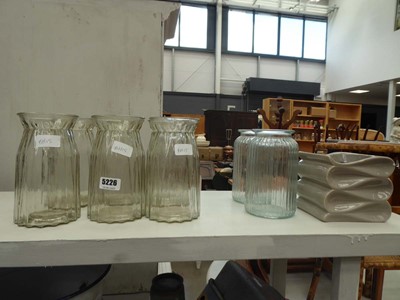 Lot 5226 - 8 glass vases plus a glazed pot