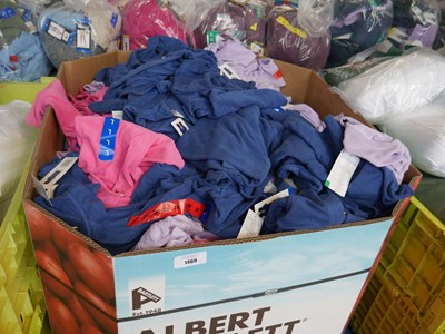 Lot 1469 - Pallet containing Weatherproof towelling tops...