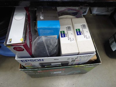 Lot 4634 - Box containing assorted exterior lighting