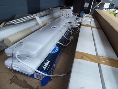 Lot 4655 - 3 Feit electric LED utility lights and 1 box...
