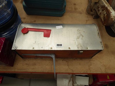 Lot 4648 - US Mail post box