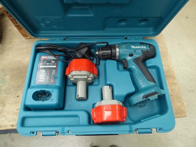 Lot 4650 - Makita cordless drill with 2 batteries and...