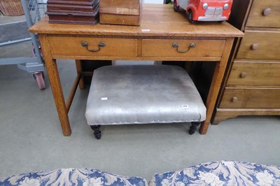 Lot 5124 - An oak two drawer desk