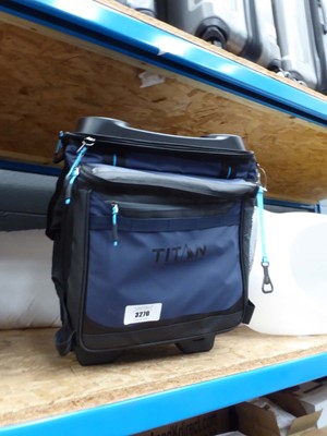Lot 3270 - Titan Artic cooler bag
