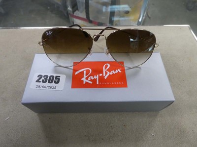 Lot 2305 - Boxed pair of Ray ban sunglasses