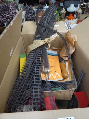 Lot 5401 - Box containing train track and scenery