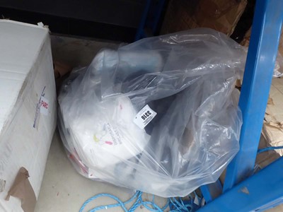 Lot 3316 - Bag of mixed household items