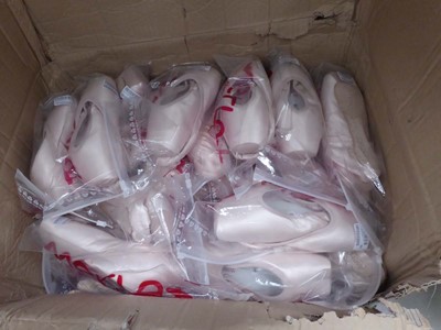 Lot 3317 - Box of girls ballet shoes