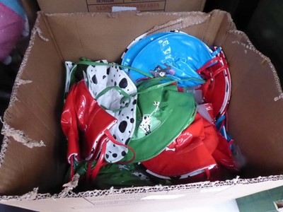 Lot 3322 - 2 boxes of children's rain hats