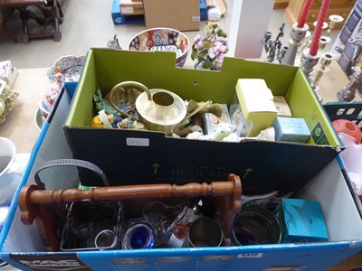 Lot 5418 - Box containing ornamental figures, miniature...