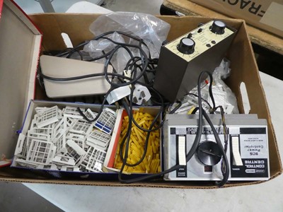 Lot 2380 - 4 boxes containing various model railway...