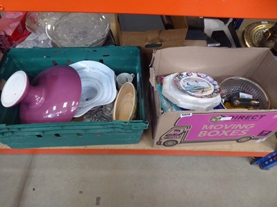 Lot 5429 - 2 boxes containing collectors plates,...