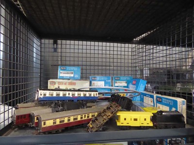 Lot 5505 - Cage of Tri-ang Railways and other OO gauge...
