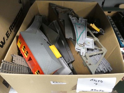 Lot 2395 - Box containing various railway accessories