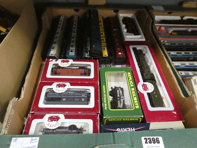 Lot 2396 - Box containing OO trains, coaches and wagons