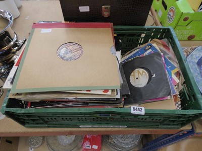 Lot 5442 - 2 boxes of vinyl records