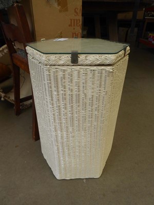 Lot 5350 - Lloyd Loom style laundry basket