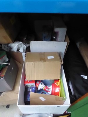 Lot 3475 - 2 boxes of mixed toys