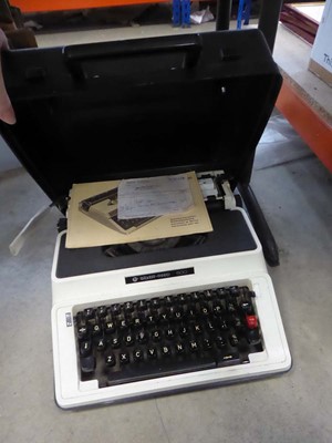 Lot 5455 - Vintage Silver Reed typewriter