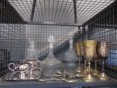 Lot 5524 - Cage containing 3 decanters, loose cutlery,...