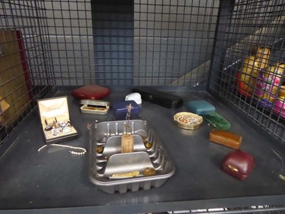 Lot 5530 - Cage containing small jewellery boxes,...