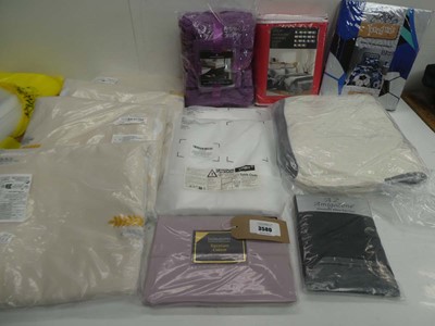 Lot 3580 - Single duvet sets, 8 piece towel bale set,...