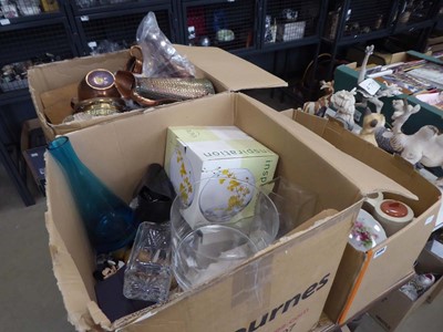 Lot 5488 - 3 boxes containing copper and brassware, to...