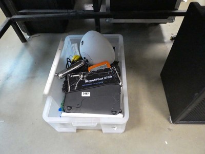 Lot 2487 - Box of various items inc. an iMac, Garmin...