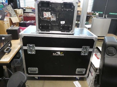 Lot 2493 - 2 flight cases