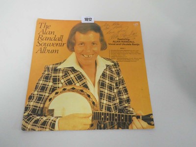 Lot Alan Randall souvenir album (autographed, not...