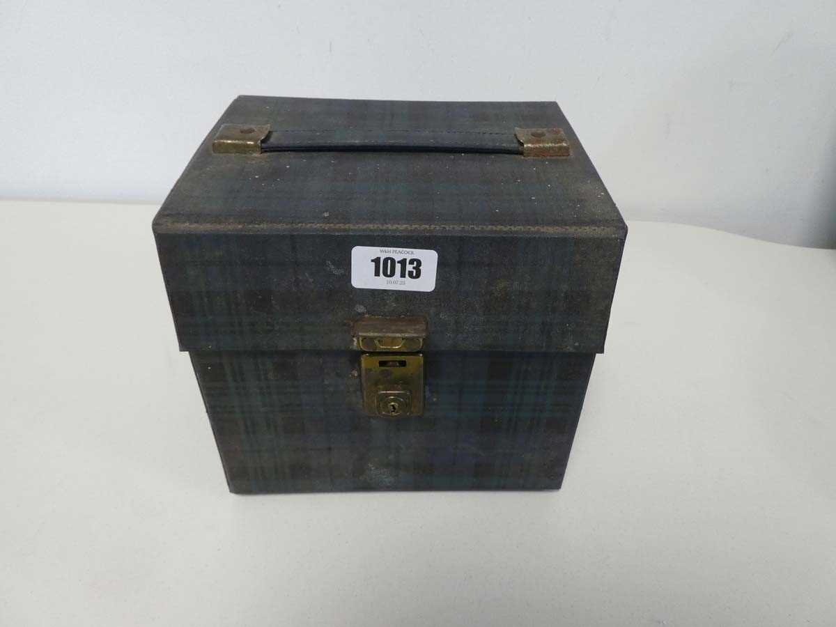 Lot Box containing 7" singles incl. The Rolling...