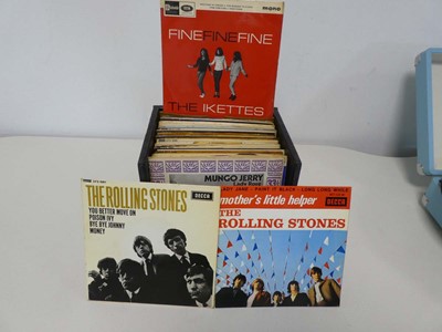 Lot Box containing 7" singles incl. The Rolling...