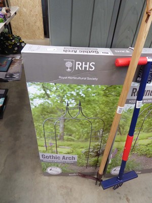 Lot 4286 - RHS garden gothic arch