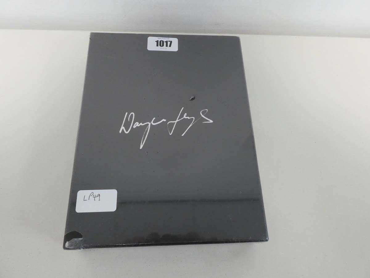 Lot Sealed book 7" single and USB limited to 500...