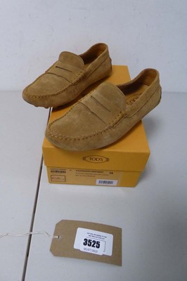 Lot 3525 - Boxed pair of Tods Gommino Moccasins, brown,...