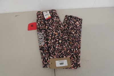 Lot 1487 - Approx. 15 pairs of women's active leggings by...