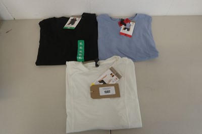 Lot 1502 - Approx. 40 women's active t shirts by Mondetta