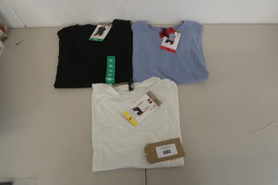 Lot 1503 - Approx. 40 women's active t shirts by Mondetta