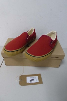 Lot 3557 - Boxed pair of Bohempia Velik 2.0, red, EU 36