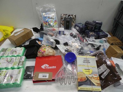 Lot 3618 - Large bag of assorted household items