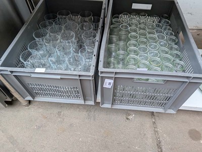 Lot 622 - 2 plastic crates containing assorted glassware