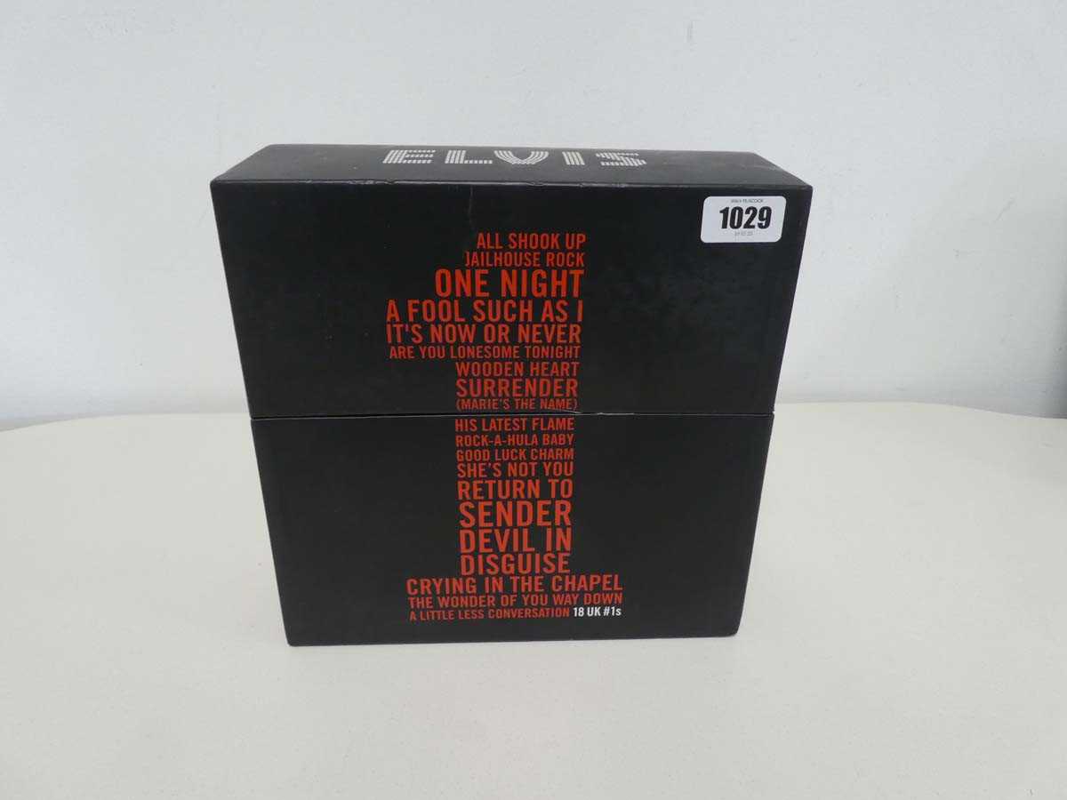 Lot Elvis Presley's Number 1s eighteen 10" singles...