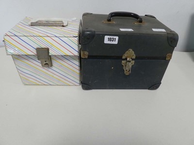 Lot 2 boxes of 7" singles by Elvis Presley (some...