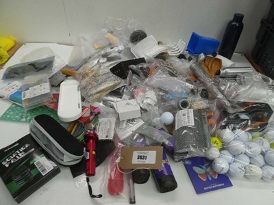 Lot 3631 - Large bag of assorted household items