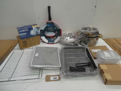 Lot 3670 - Brita water filter, Ceramic frying pan,...
