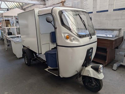 Lot 900 - Gayam motor works PVT. Ltd. eagle 3 wheel tuk-tuk
