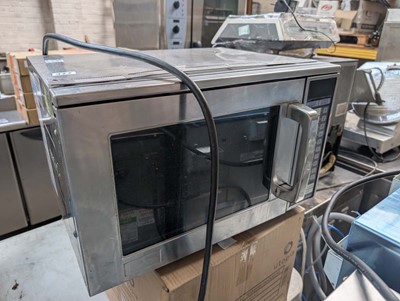 Lot 377 - Microwave oven