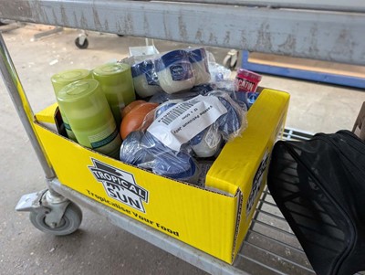 Lot 942 - 2 shelves of toiletries including toiletry...